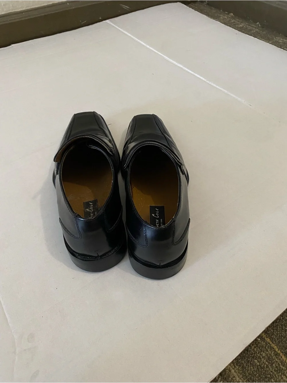 Kenneth Cole polished black